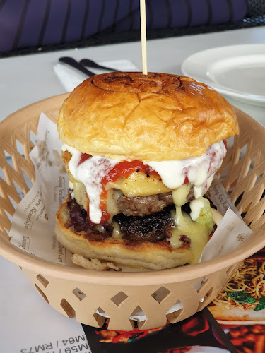 Coco-Joe's Bar & Grill - Gastronomi dan perhotelan