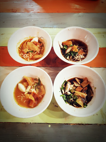 Tuk Tuk Thai Boat Noodle, Vivacity
