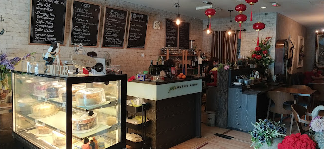 Simple Cafe And Treats - Ipoh