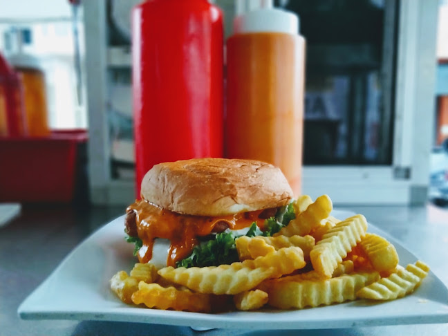 Opinii despre Victorian Street Burger Foodtruck în Labuan - Gastronomi dan perhotelan