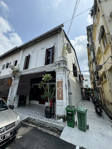 The Maneh - Gastronomi dan perhotelan