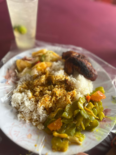 Opinii despre Gerai Mama Pantai Remis, Perak în Pantai Remis - Gastronomi dan perhotelan