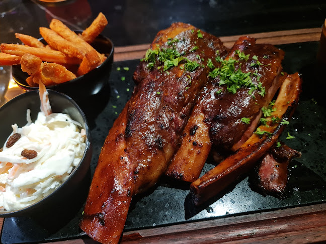 Savage Steakhouse - Gastronomi dan perhotelan