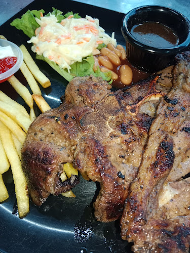 Ikan Bakar Warisan TUTA - Gastronomi dan perhotelan