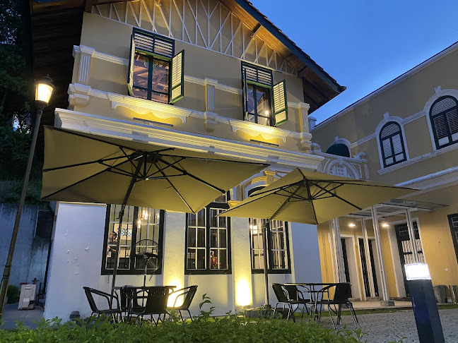 Fiftig Seofon - Gastronomi dan perhotelan