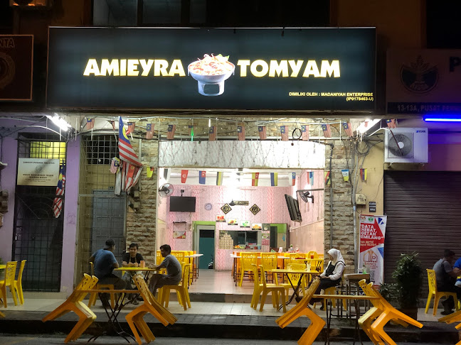 AMIEYRA TOMYAM - Simpang Pulai