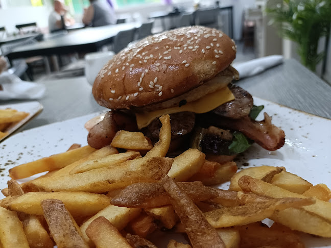 Comentarii opinii despre Sausage KL Cafe & Deli