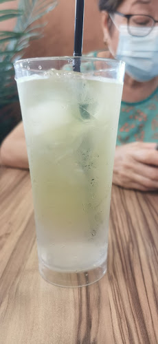 Little Thai Kuching - Gastronomi dan perhotelan