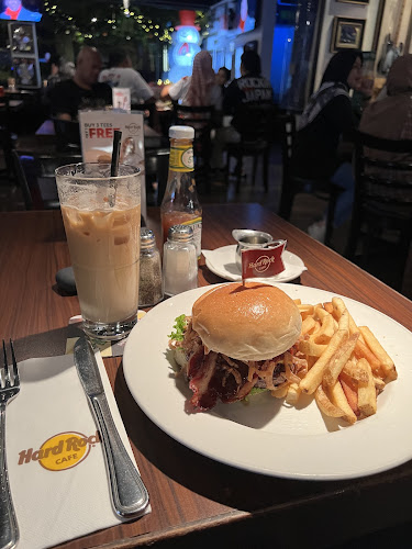 Opinii despre Hard Rock Cafe în Kuala Lumpur - Gastronomi dan perhotelan