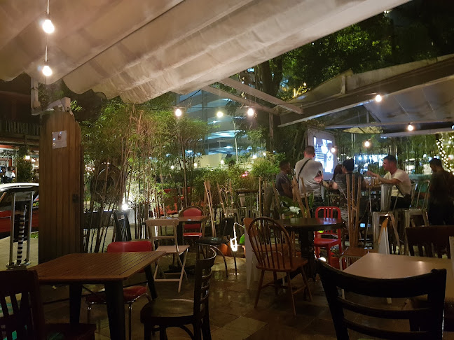 Comentarii opinii despre The Rabbit Hole