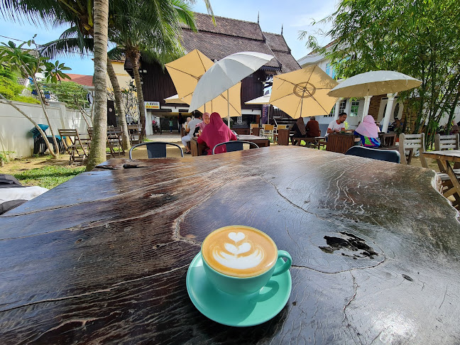 Aurora Coffee House - Gastronomi dan perhotelan