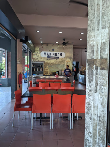 Mak Ngah Corner - Gastronomi dan perhotelan