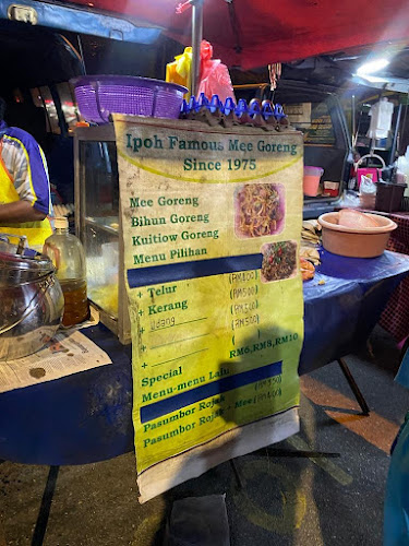 Pasar Malam Jumaat Simpang Pulai - Gastronomi dan perhotelan