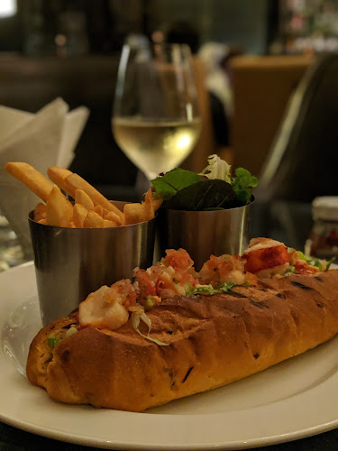 Comentarii opinii despre Astor Bar