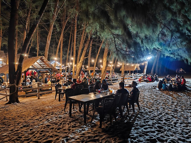 Opinii despre DPerahu ThaiFood în Kampung Raja - Gastronomi dan perhotelan