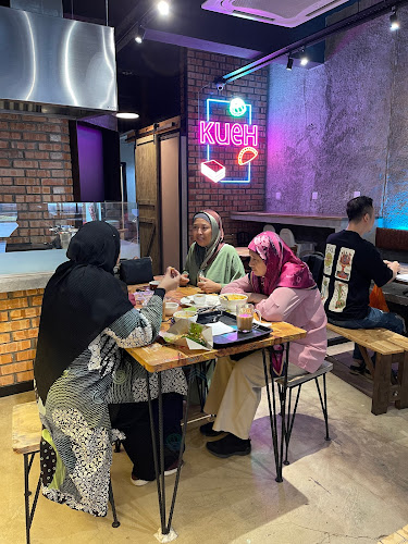 Kueh Cafe • Subang Jaya - Gastronomi dan perhotelan