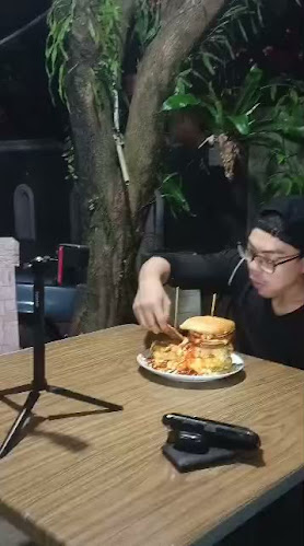 Kedai Burger Fateh Leleh