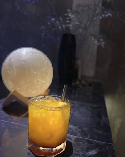 Live House - Gastronomi dan perhotelan