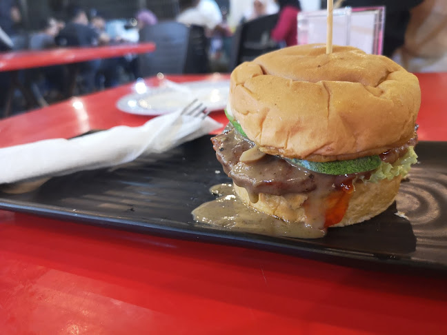 Opinii despre 4 Stroke Cafe în Alor Gajah - Gastronomi dan perhotelan