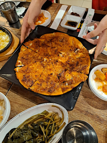 Sisters BBQ Korean Family Restaurant - Gastronomi dan perhotelan