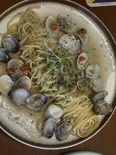 The Palm Cafe & Bistro - Gastronomi dan perhotelan