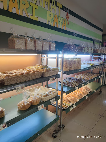 Ground Floor, Penggaram Complex, 6, Jalan Abdul Rahman, Kampung Pegawai, 83000 Batu Pahat, Johor