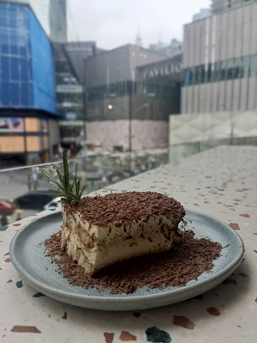 V88 Cafe & Bar Starhill - Gastronomi dan perhotelan