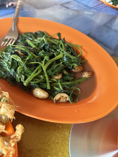 Restoran Makanan Laut Villa - Sitiawan