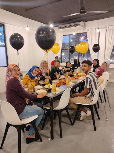 Opinii despre TRE NOMI WESTERN & COFFEE în Kulim - Gastronomi dan perhotelan