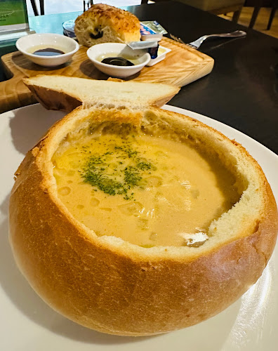 Arthur's Bar & Grill