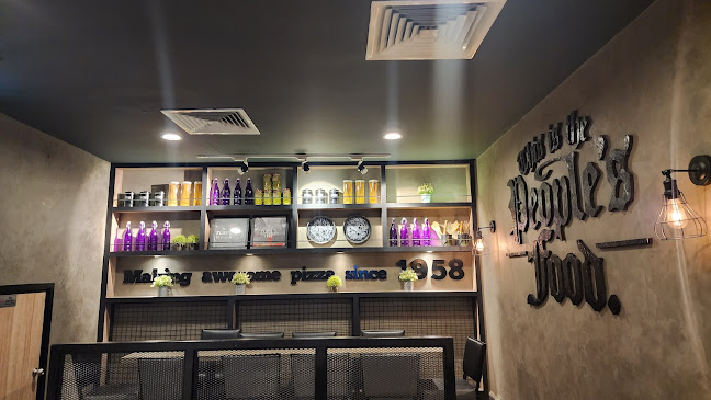 Pizza Hut TTDI - Gastronomi dan perhotelan