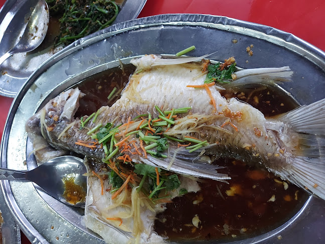 Opinii despre Restoran Chat Sook 冷气七叔玲珑饭店 în Lenggong - Gastronomi dan perhotelan