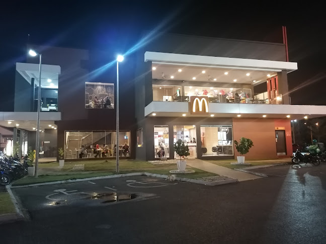 McDonald's Petrajaya DT - Gastronomi dan perhotelan