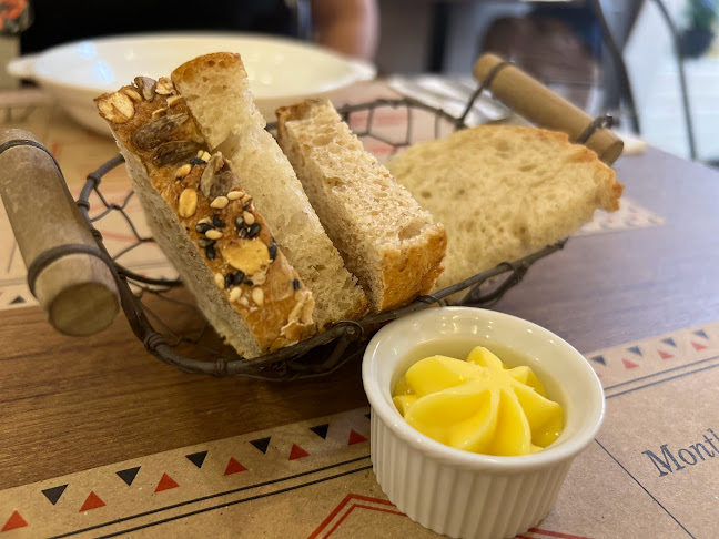 Kafe Bistro Two Frenchies