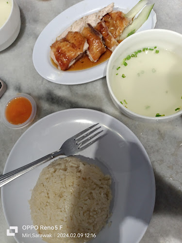 Chang Cheng Cafe - Gastronomi dan perhotelan