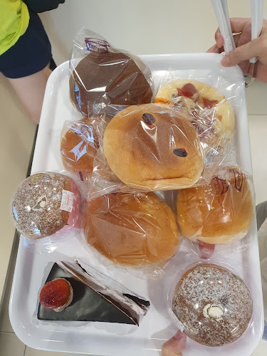 Opinii despre Berry's Cake House Sdn Bhd în Puchong - Gastronomi dan perhotelan