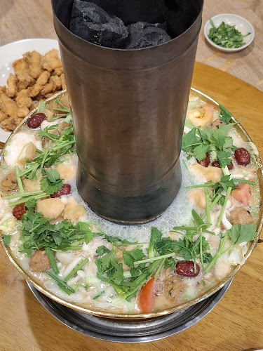 Chuan Yee Charcoal Steamboat - Gastronomi dan perhotelan