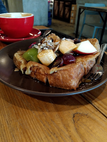 October Coffee Roasters - Gastronomi dan perhotelan