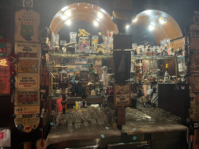 Cathy's Place - Gastronomi dan perhotelan