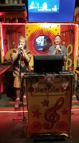 Comentarii opinii despre Bernie's Bar/Pub