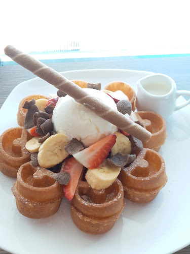 Shulamite - Gastronomi dan perhotelan