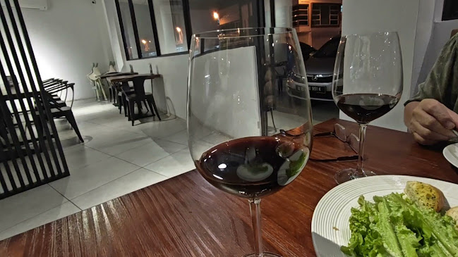 Opinii despre London Cafe & Bistro în Sibu - Gastronomi dan perhotelan