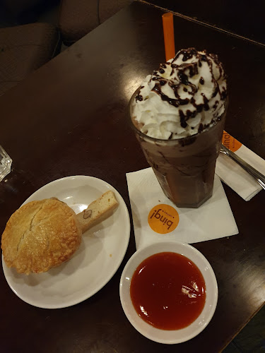 Opinii despre Bing! Coffee @ Jln Padungan în Kuching - Gastronomi dan perhotelan