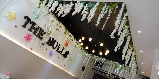 The Bulls Cafe - Gastronomi dan perhotelan