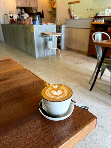 100 houz coffee & breakfast - Gastronomi dan perhotelan