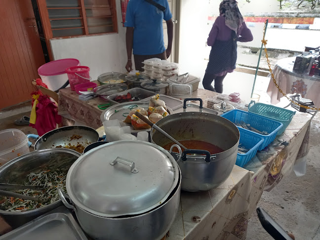Nasi Berlauk Berek Keretapi (Kak Yah Nasi Dagang) - Ipoh