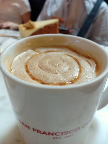 Opinii despre San Francisco Coffee Suria KLCC în Kuala Lumpur - Gastronomi dan perhotelan