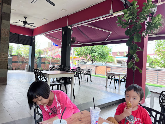 Opinii despre Eddlee Fried Chicken în Kota Bharu - Gastronomi dan perhotelan