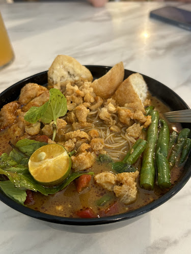 YC Vege Life Vegetarian Cafe - Gastronomi dan perhotelan