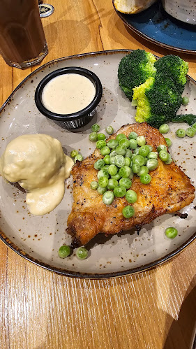 One Serambi Cafe - Gastronomi dan perhotelan